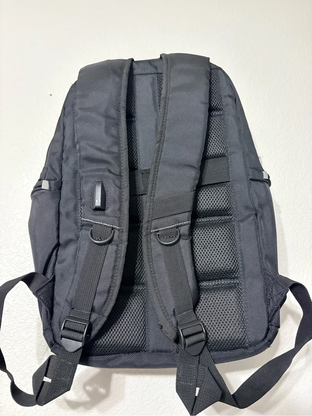 Targus Legend Black Backpack Several Pockets Padded Back Adj Straps Trolly Strap